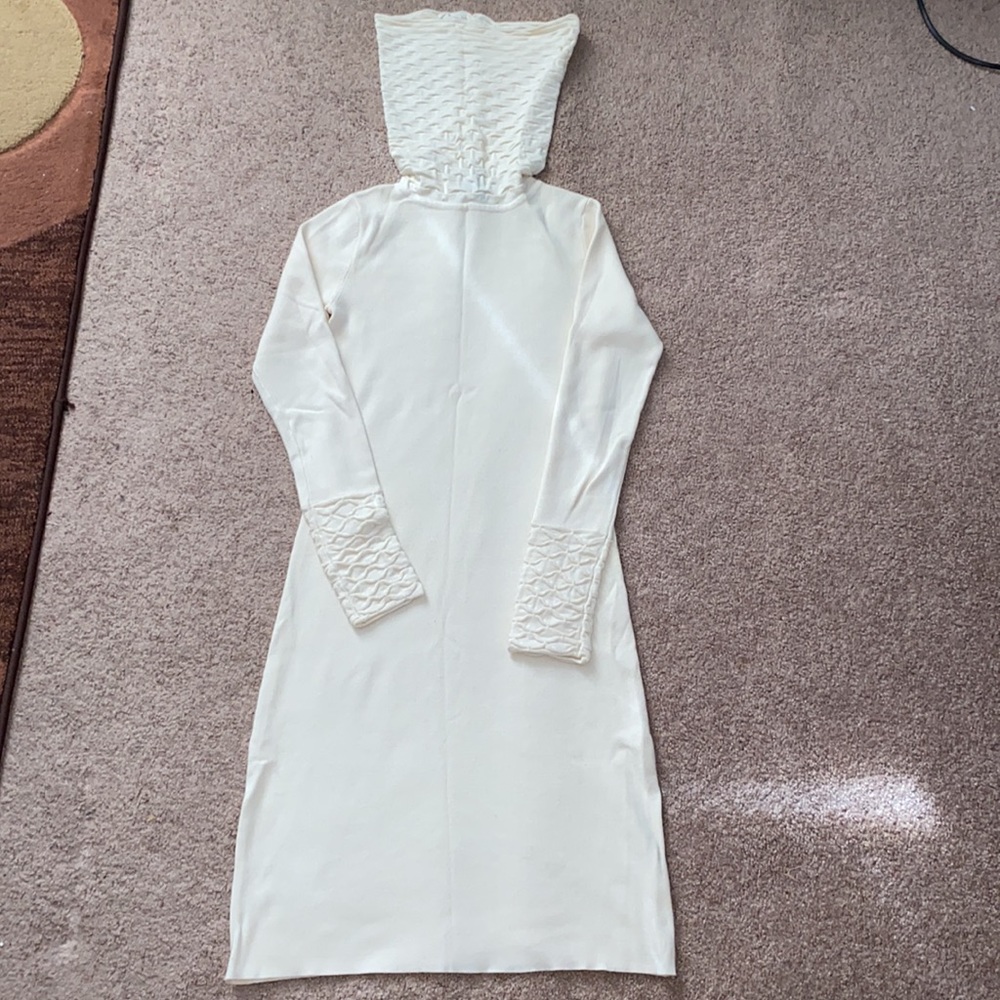 Dress - Picture 2 of 4